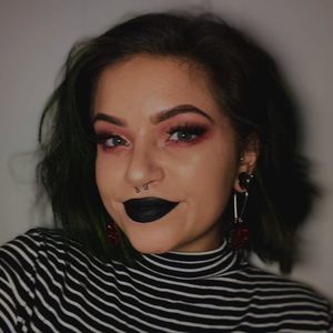 Meet your Posher, Isis